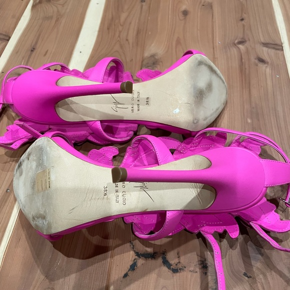 Giuseppe Zanotti Pink Leaf Sandals - Picture 8 of 9